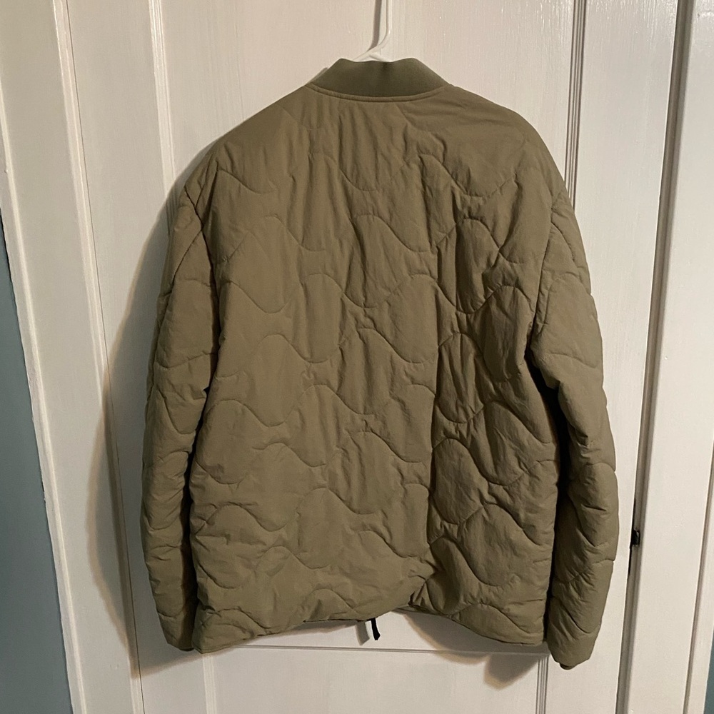 Closed quilted jacket - Picture 9 of 9